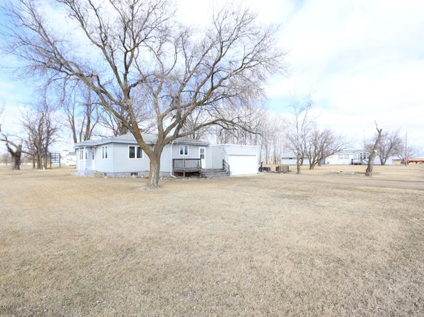 101 E McKenzie Ave, Strathcona, MN 56759