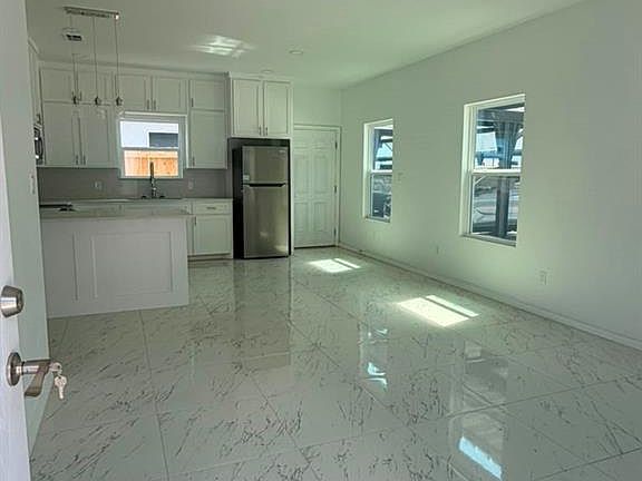 4th image of 11312 N 25th Ave