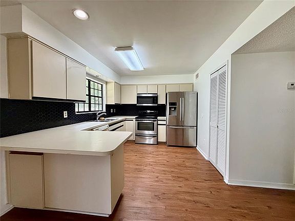 2nd image of 2135 BALBOA WAY