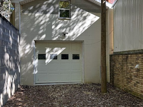 4th image of 22 Red Oak Cir