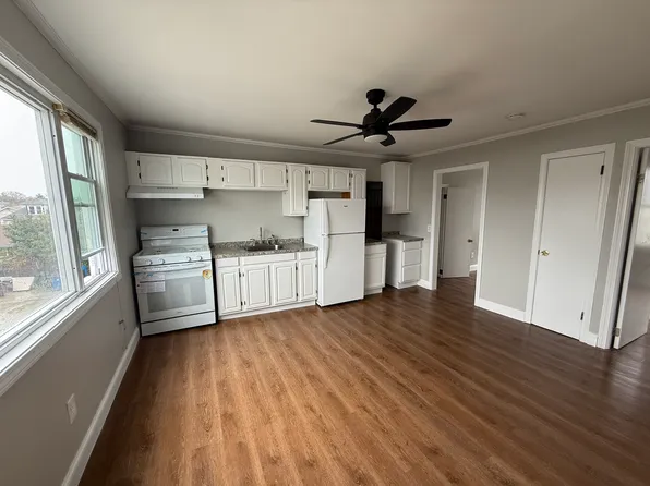 127 Plain St #5, Fall River, MA 02723