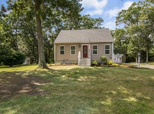 83 Oak St, Foxboro, MA 02035