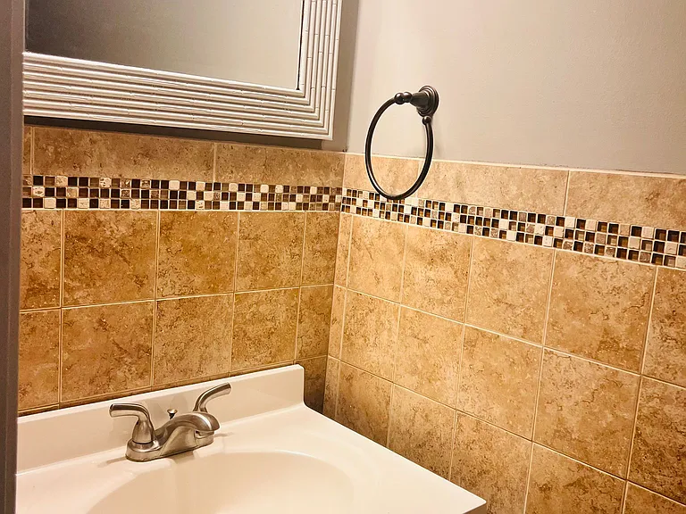 105 Charing Pl — Photo 10