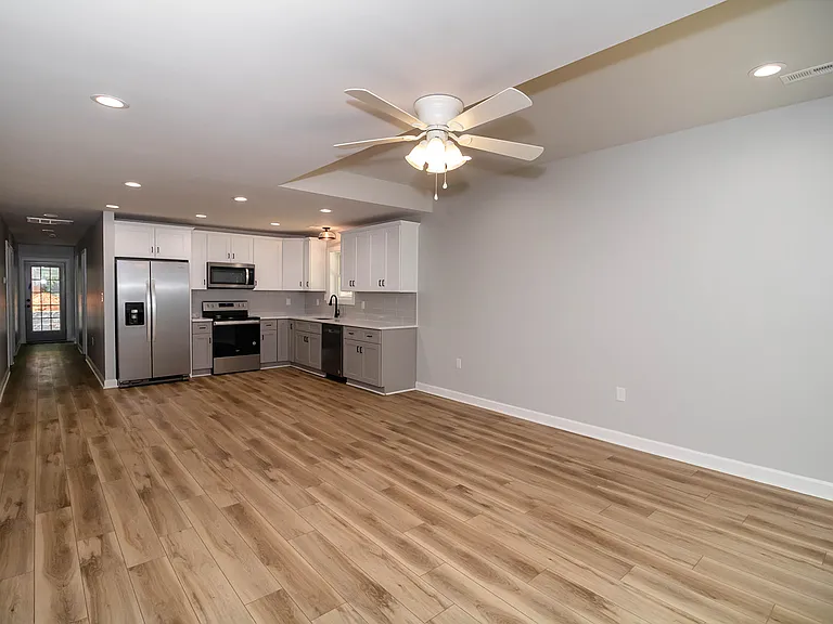 143 Reichard Dr — Photo 4