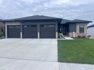 1403 E 8th St, Hickman, NE 68372