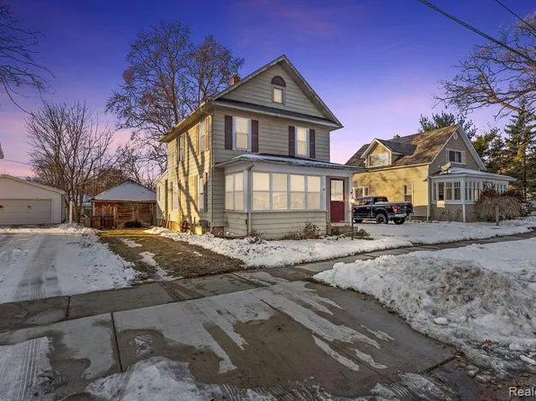 311 N Main St, Webberville, MI 48892