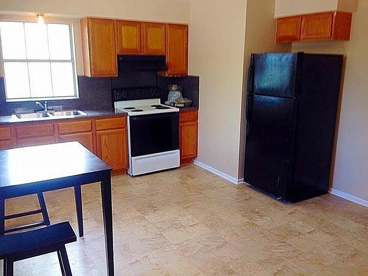 2nd image of 726 Houston #A
