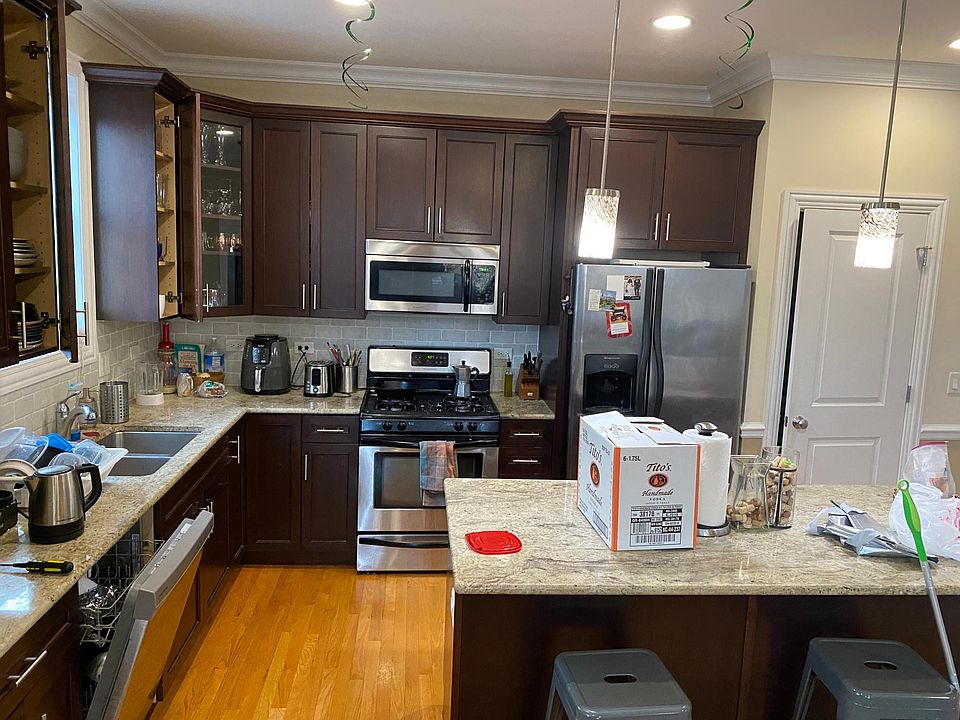 1st image of 2847 N Southport Ave #3S