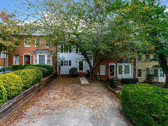 2nd image of 1415 Old Virginia Ct SE