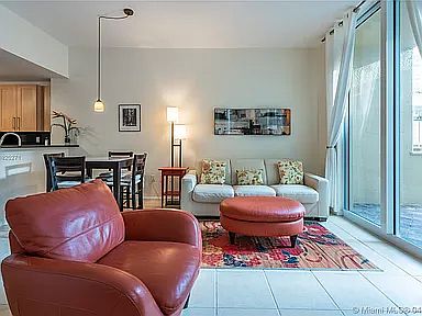 5th image of 511 SE 5th Ave APT 618