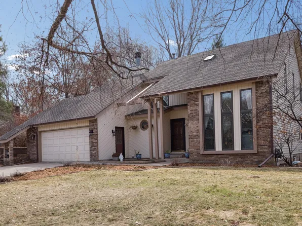 2248 James St, Eagan, MN 55122