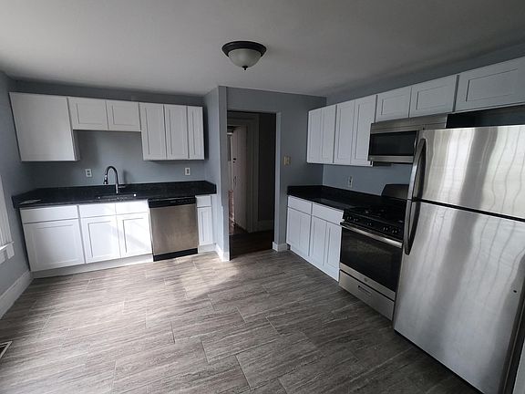 5th image of 67 Edgewood Ave #1