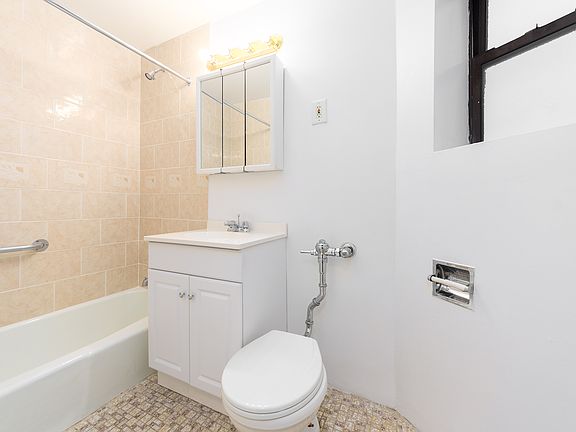 5th image of 205 W 91st St APT Be