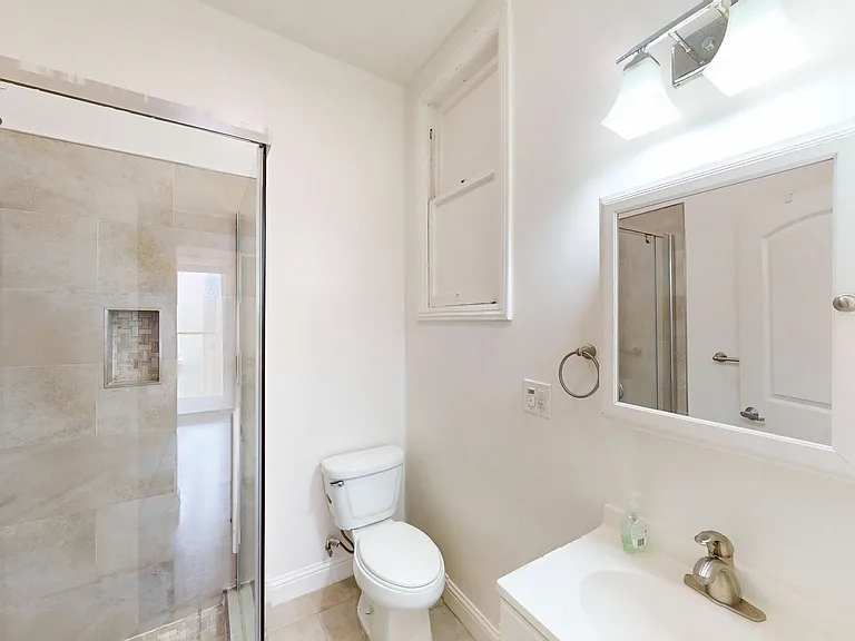 555 Eddy St #9 — Photo 5