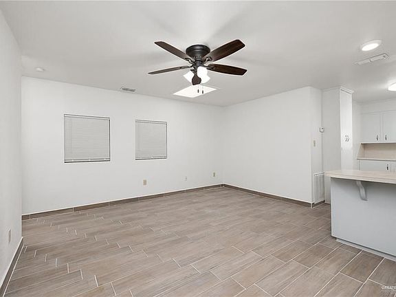 3rd image of 154 Bubbling Brook Ln