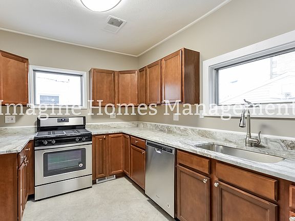 3rd image of 17447 Northwood Ave