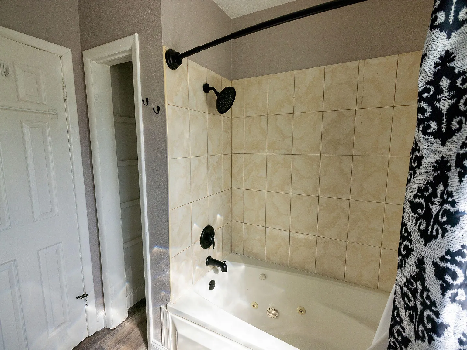 4 bed, 2.0 bath, 1386 sqft, $862 — Photo 4