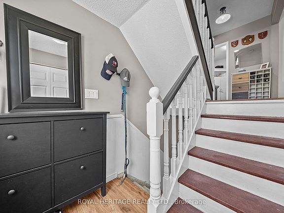 4th image of 51 Robert St