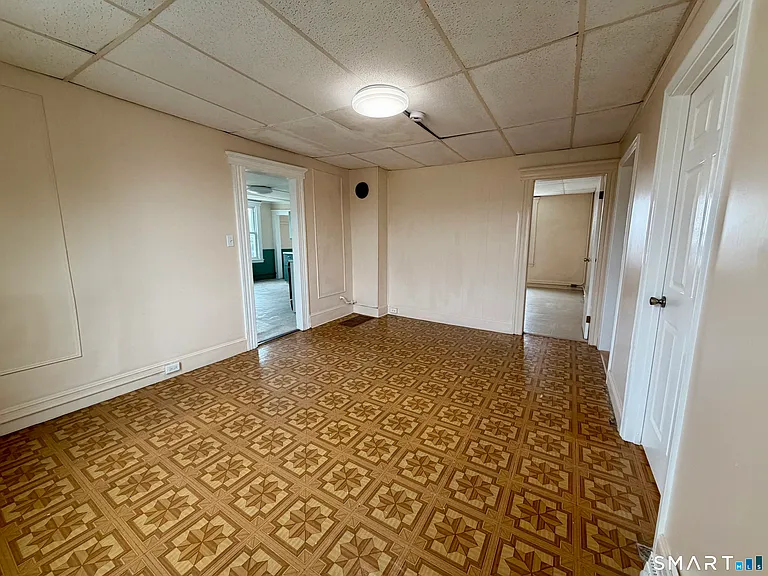 237 E Main St — Photo 8