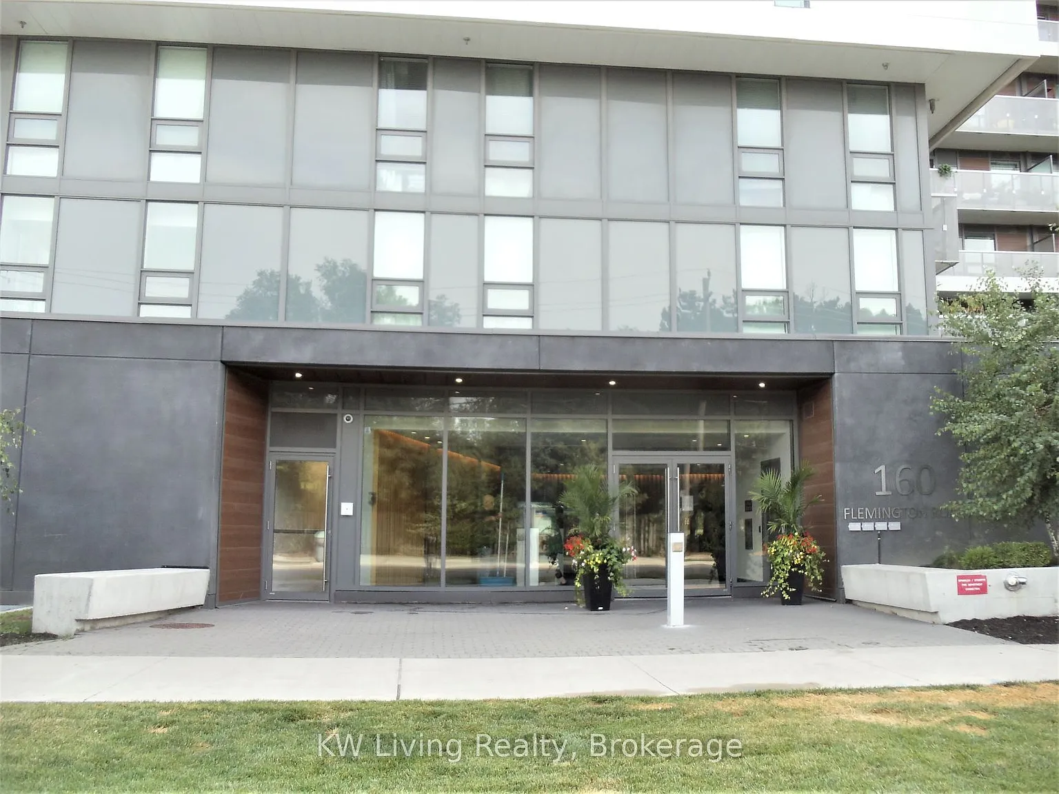 The Yorkdale Condominiums — Photo 3
