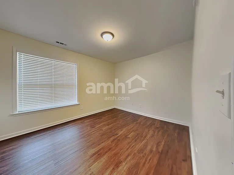 369 Collinsworth Dr — Photo 16