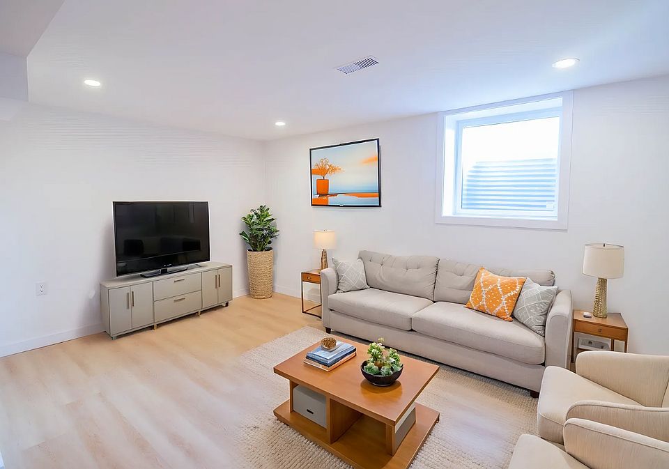 1st image of 58 Churchill Ave