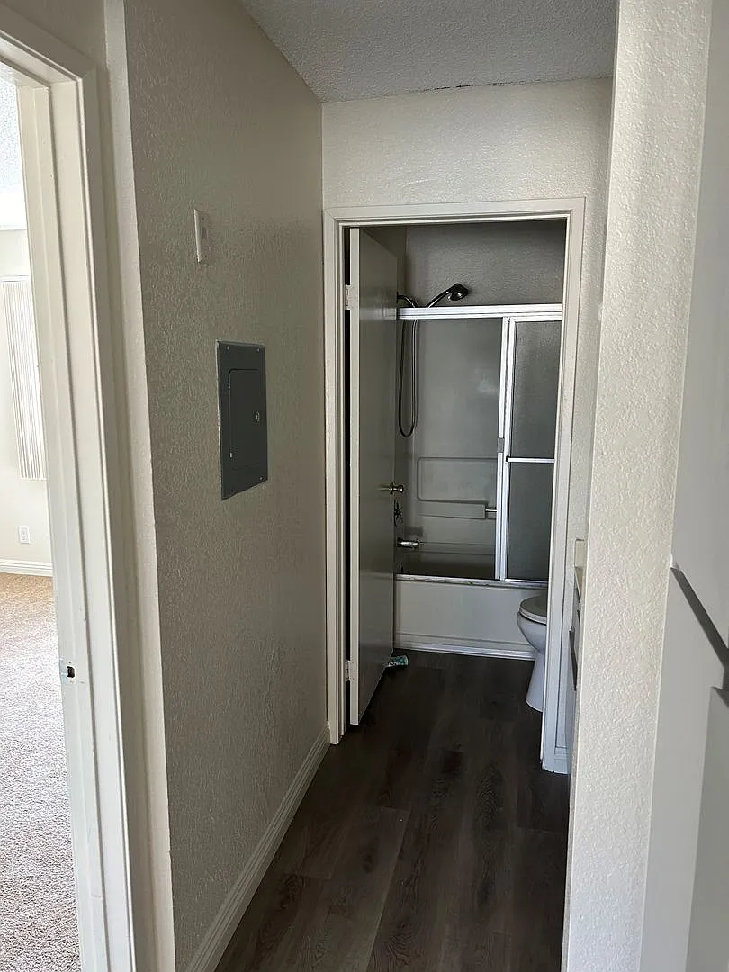 6810 Foothill Blvd Tujunga — Photo 4