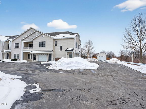 2nd image of 205 N Ridge