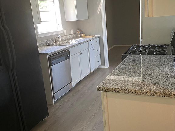 5th image of 428 Brook Hollow Cir