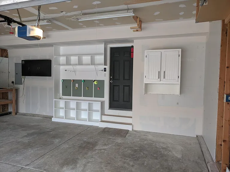 Garage entryway mudroom