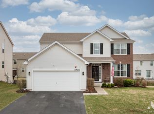 1902 Roseland Ln, Hoffman Estates, IL 60192