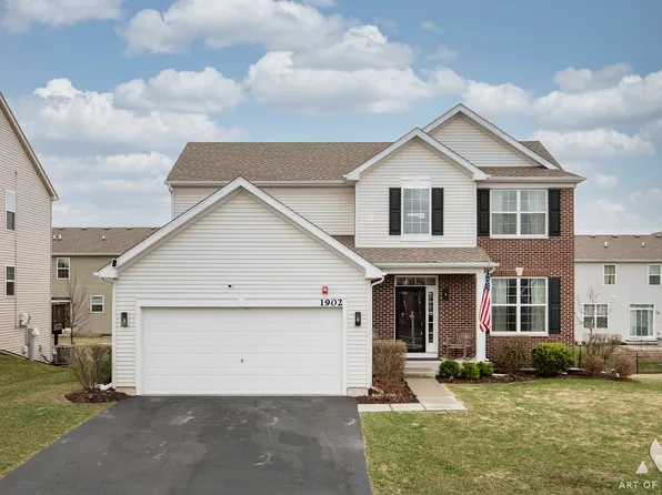 1902 Roseland Ln, Hoffman Estates, IL 60192