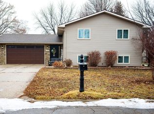 313 19th Ave NE, Jamestown, ND 58401