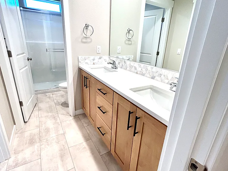 primary en-suite bath