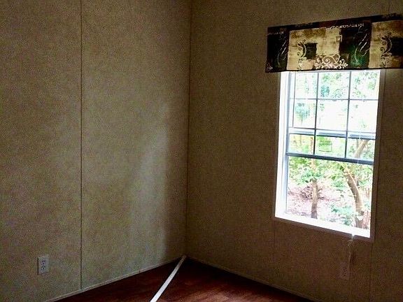 3rd image of 1119 HARMONY Drive N