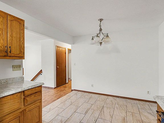 3rd image of 6209 W 60th St