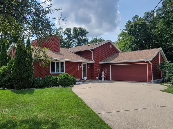 3165 S Manor COURT, New Berlin, WI 53151