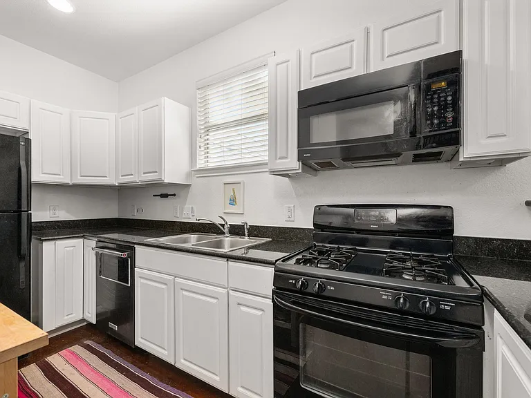 1610 Willow St #B — Photo 13