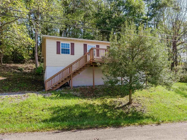 89 Warren St, Grafton, WV 26354