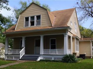 613 S Poplar St, Ottawa, KS 66067