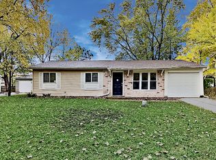 205 Hadleigh Rd, Bolingbrook, IL 60440