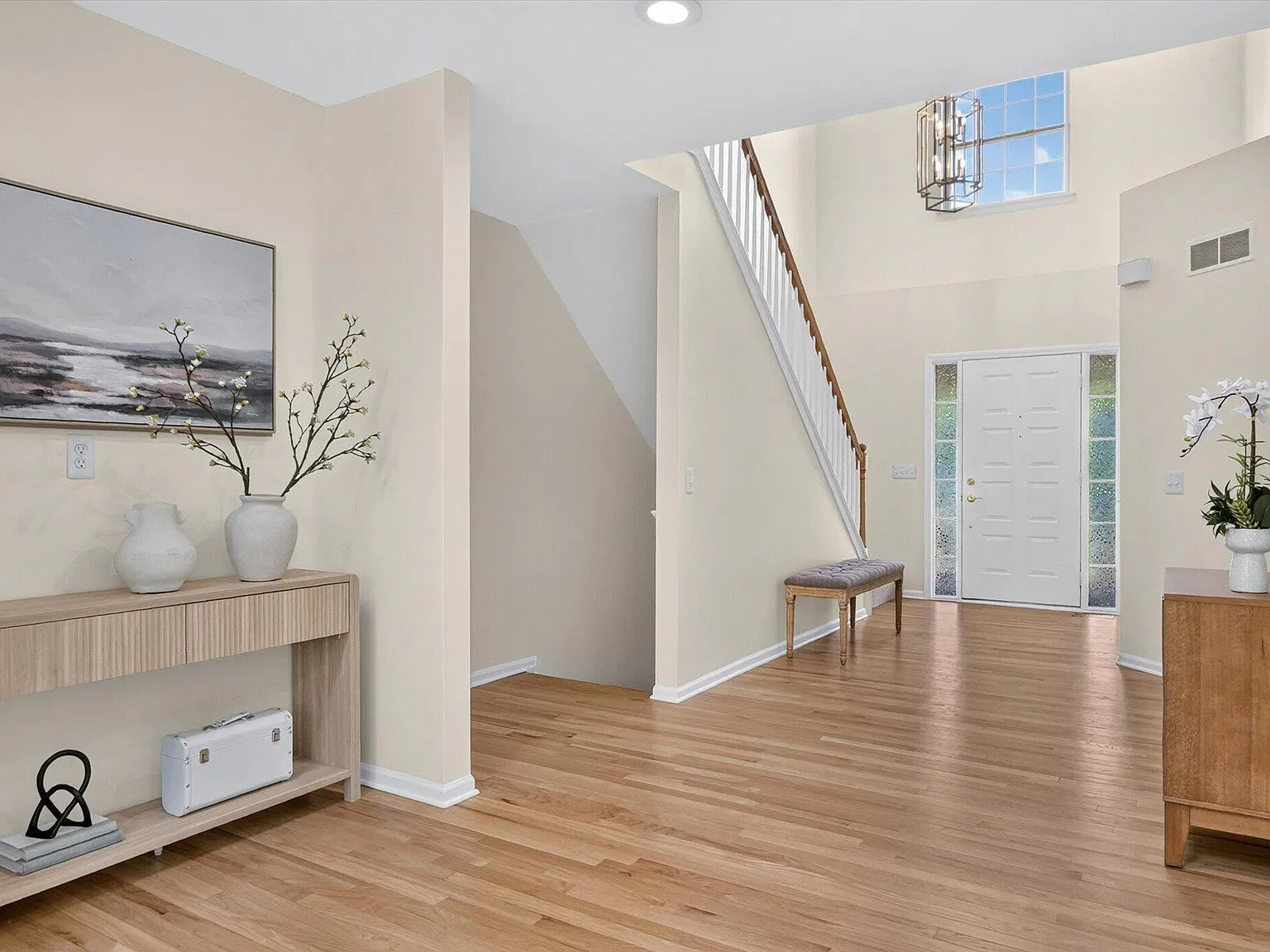 3 bed, 2.5 bath, 2265 sqft, $3,700 — Photo 4