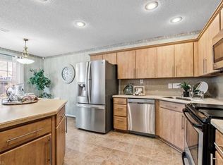 27 Pickwick Pl, Greensboro, NC 27407
