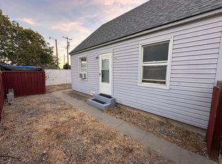 218 N 8th Ave #B, Pasco, WA 99301