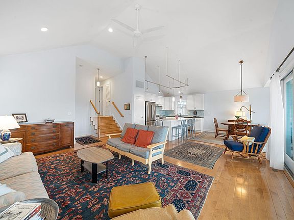 3rd image of 2538 Central Ave Floor 2