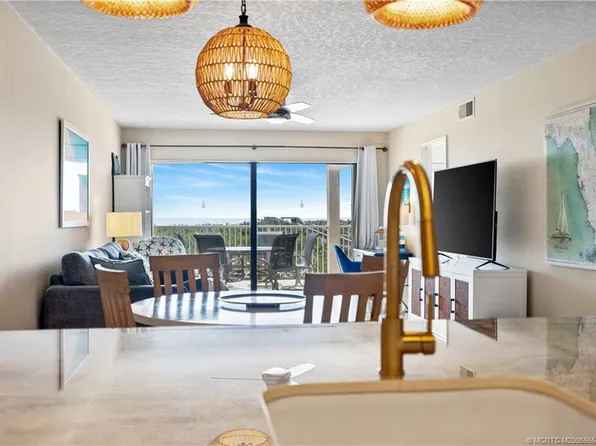 379 NE Tradewind Ln APT 1103, Stuart, FL 34996
