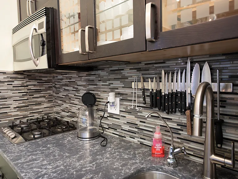 4731 Beach 47 St #2 — Photo 52
