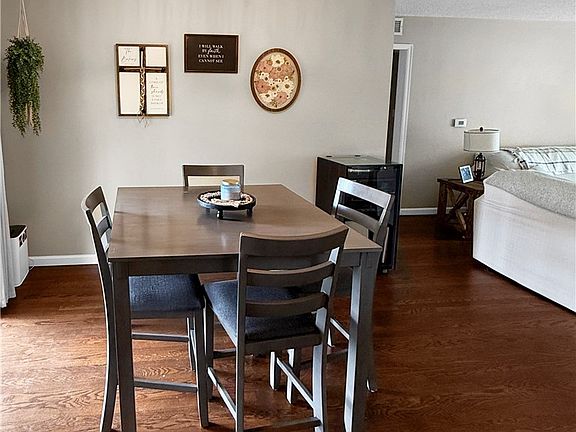 5th image of 2813 Oak Ave