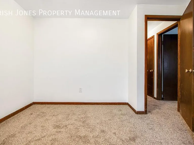 1160 Indian Church Rd #1 — Photo 16