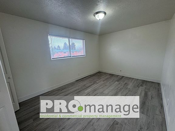 4th image of 1739 Grandview Dr #2